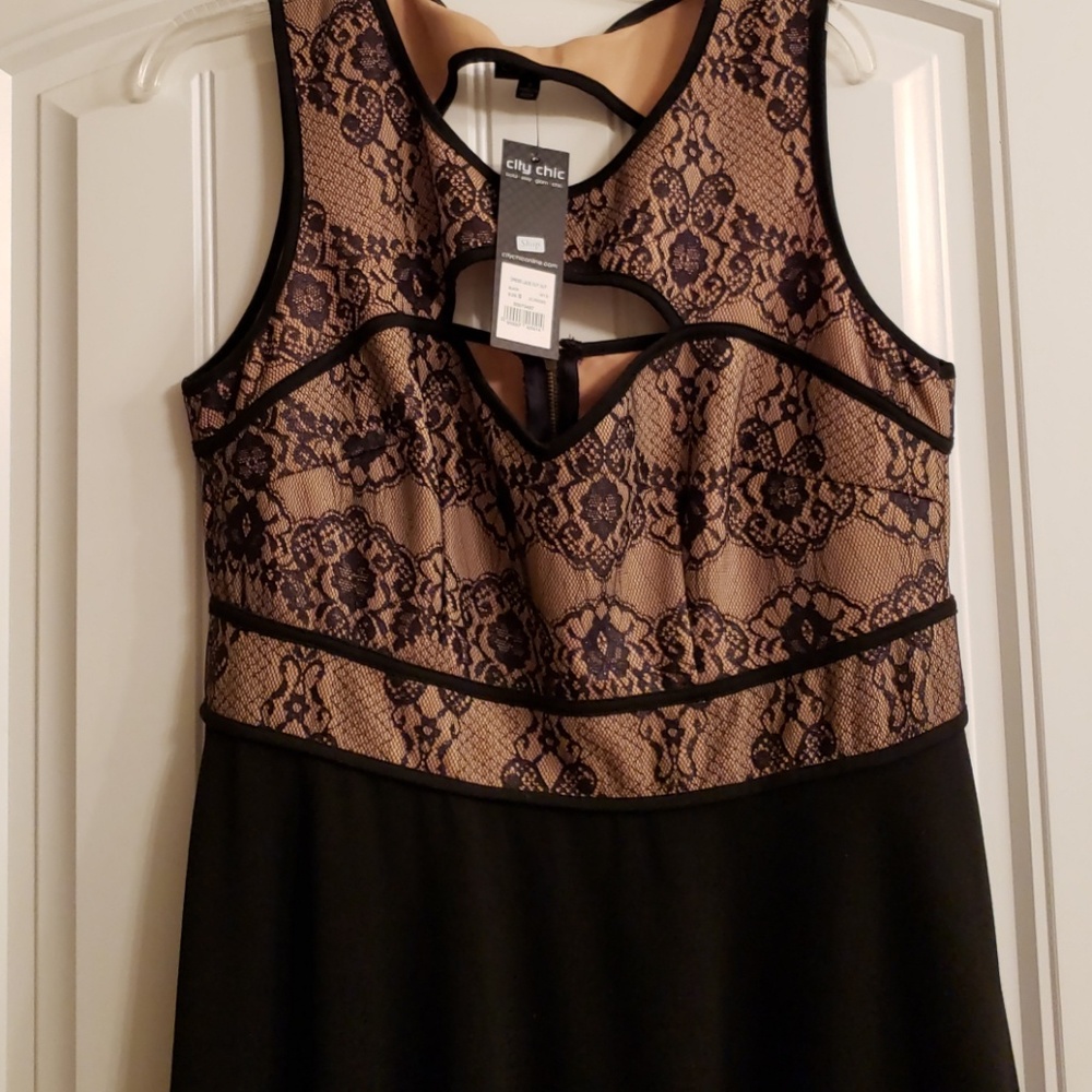 Lace Mini